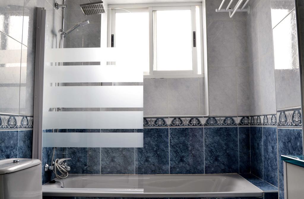 Atico Con Terraza Y Vistas Apartman Málaga Kültér fotó
